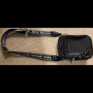 Cute Michael Kors bag in great condition!